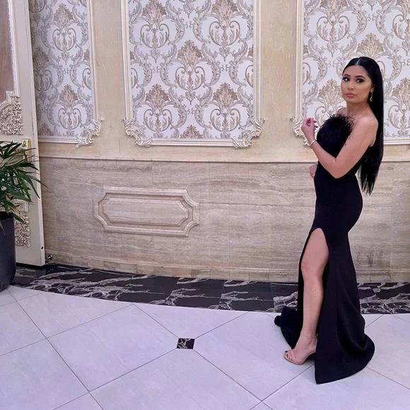 Portia & Scarlett Black Feather Dress Size 0 | Color: Black | Size: 0 | Rbaturo's Closet Portia & Scarlett Black Feather Dress Size 0 | Color: Black | Size: 0 | Rbaturo's Closet